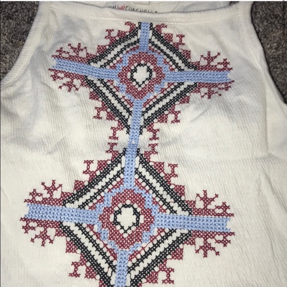 Crop top - Picture 2 of 4